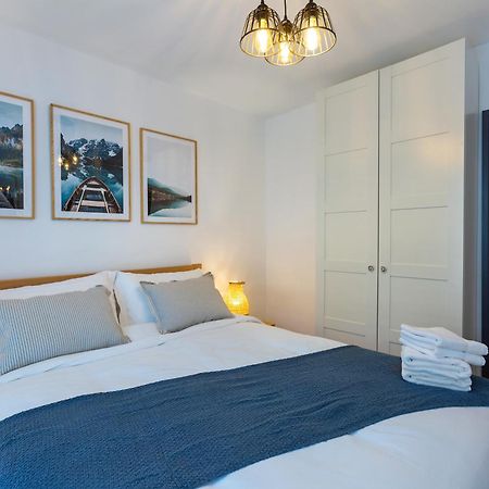 Macs Townhouse Dungarvan Дънгарван Екстериор снимка