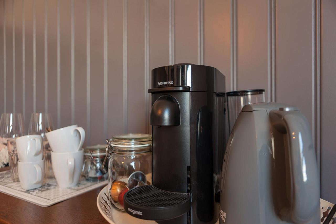 Macs Townhouse Dungarvan Дънгарван Екстериор снимка