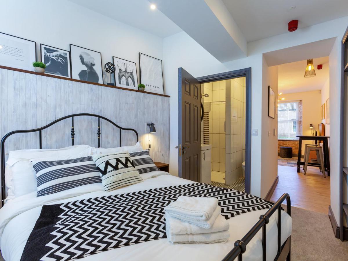 Macs Townhouse Dungarvan Дънгарван Екстериор снимка