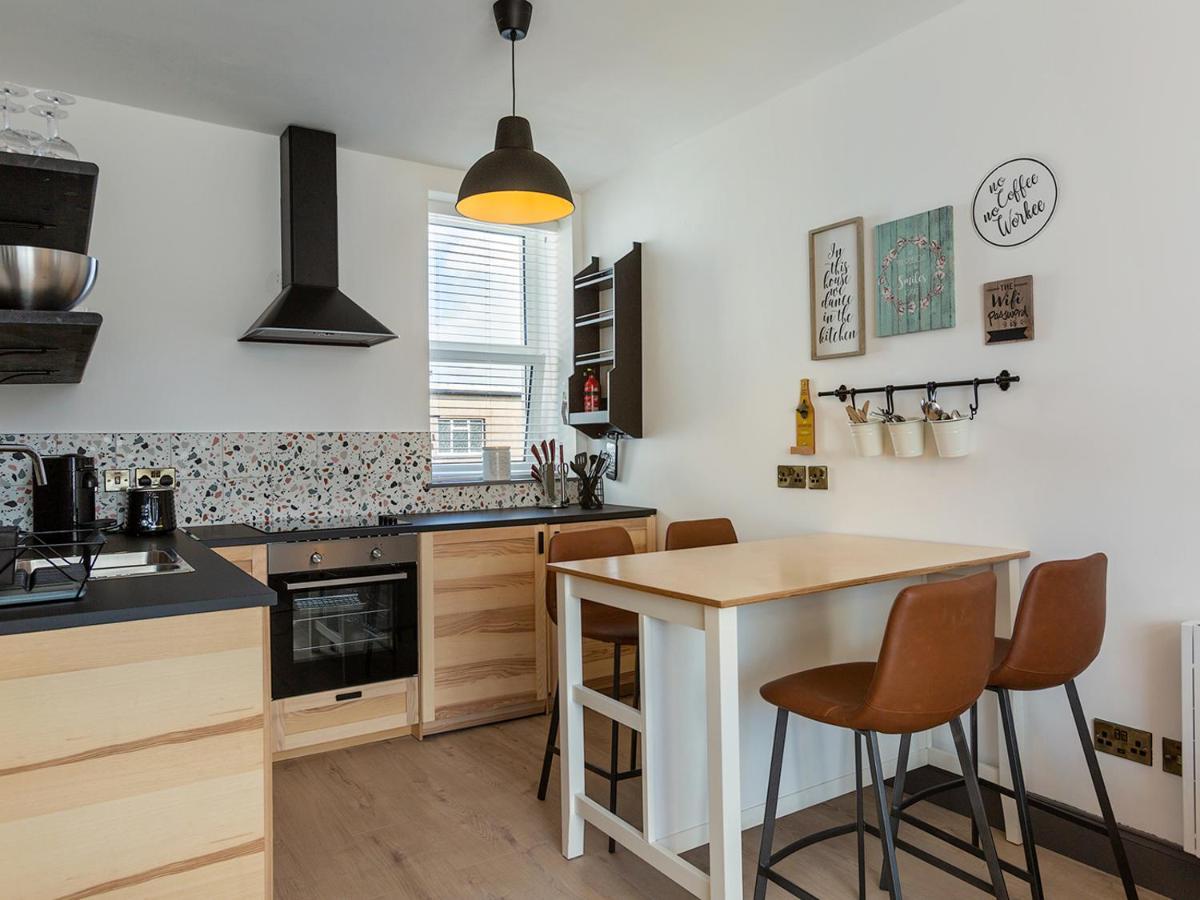 Macs Townhouse Dungarvan Дънгарван Екстериор снимка