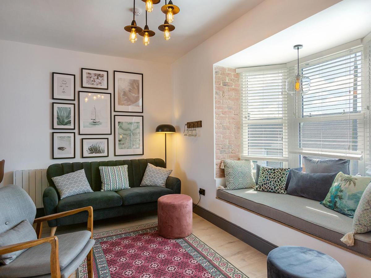 Macs Townhouse Dungarvan Дънгарван Екстериор снимка