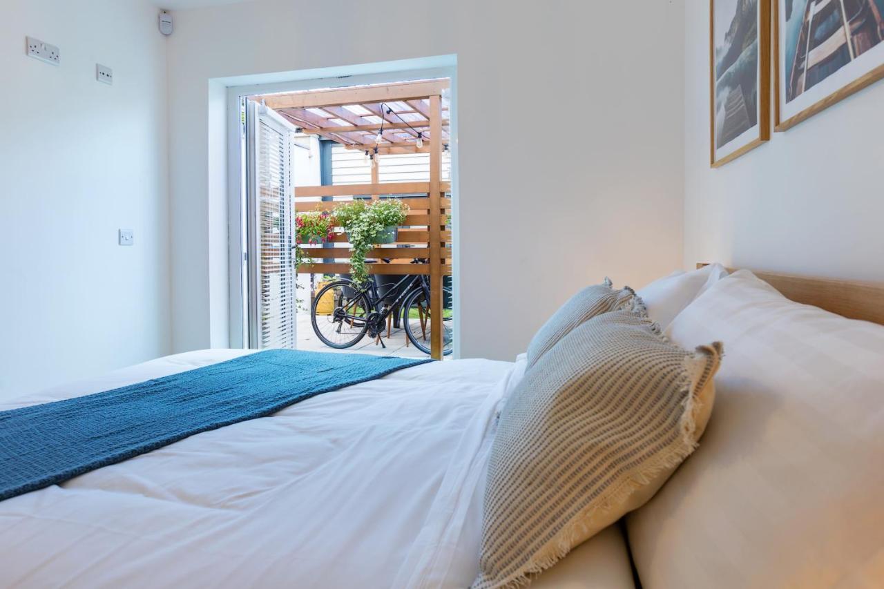 Macs Townhouse Dungarvan Дънгарван Екстериор снимка