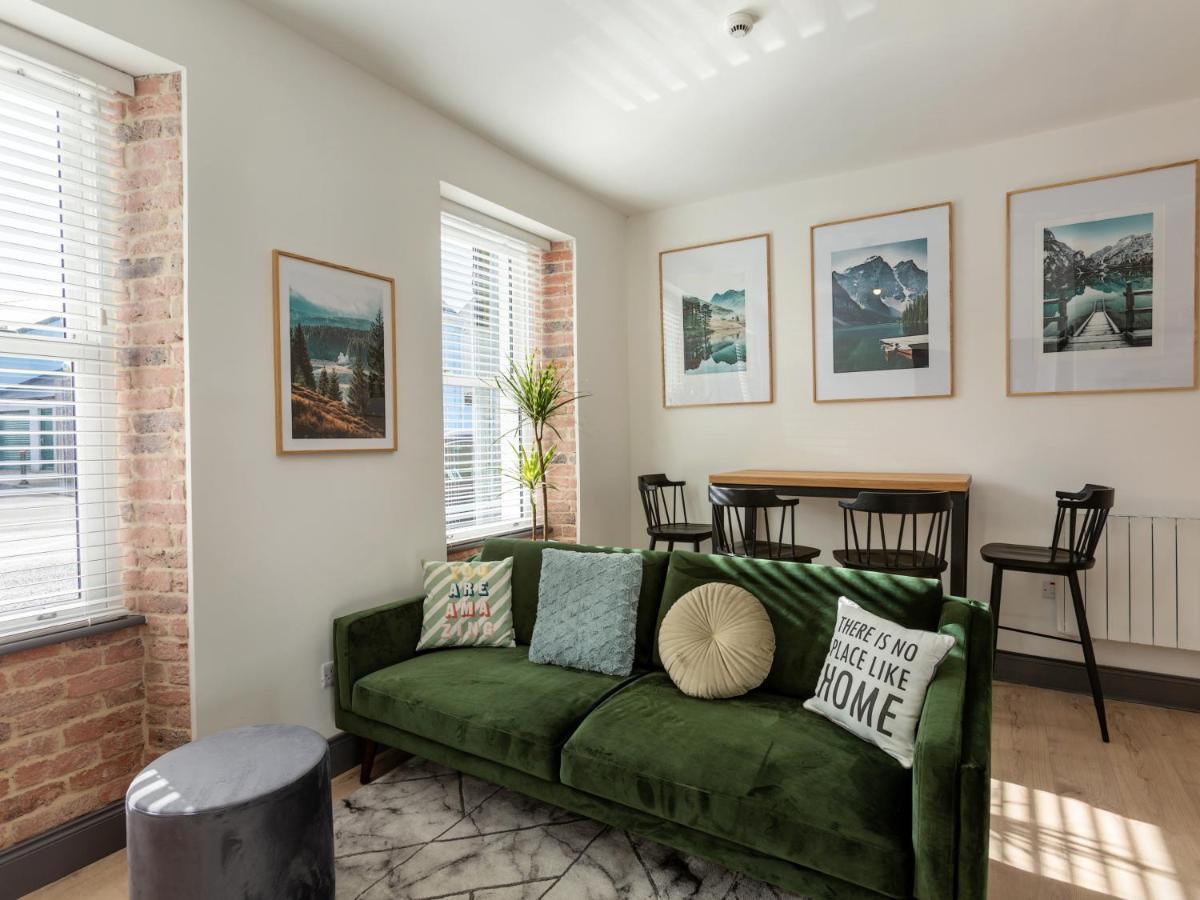 Macs Townhouse Dungarvan Дънгарван Екстериор снимка