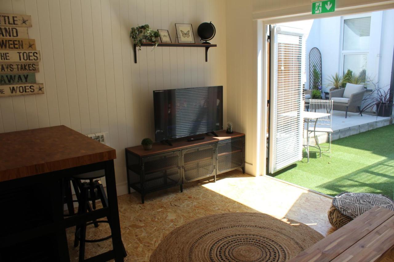 Macs Townhouse Dungarvan Дънгарван Екстериор снимка